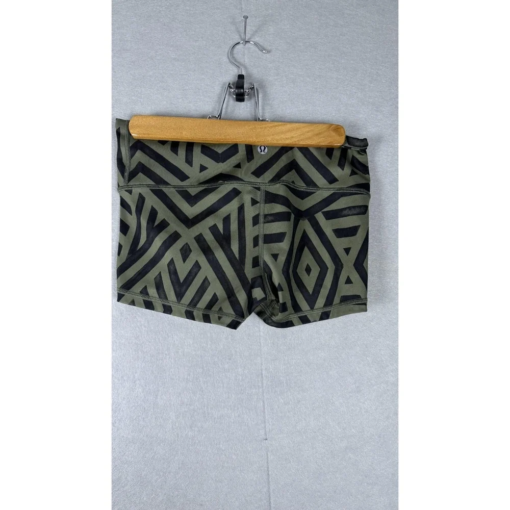 Lululemon Shorts Womens 6 Green‎ Black High Rise Geometric Print Athletic Yoga